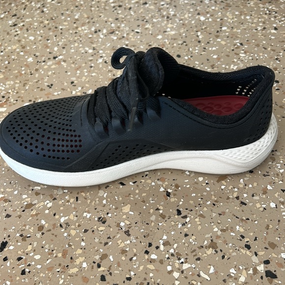 Crocs - Picture 3 of 5